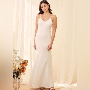 NWT Lulu’s Taliana White Lace Button Back Maxi